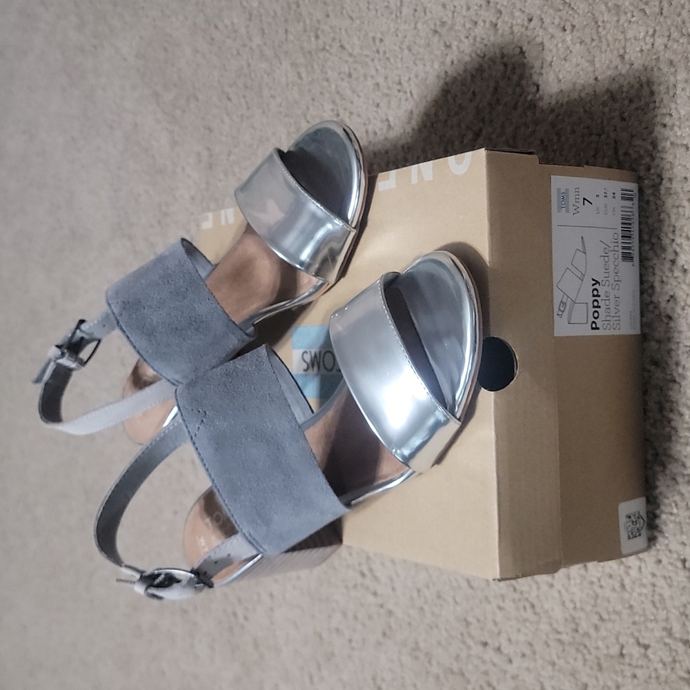 Tom's Poppy Gray & Silver Sandals Size 7